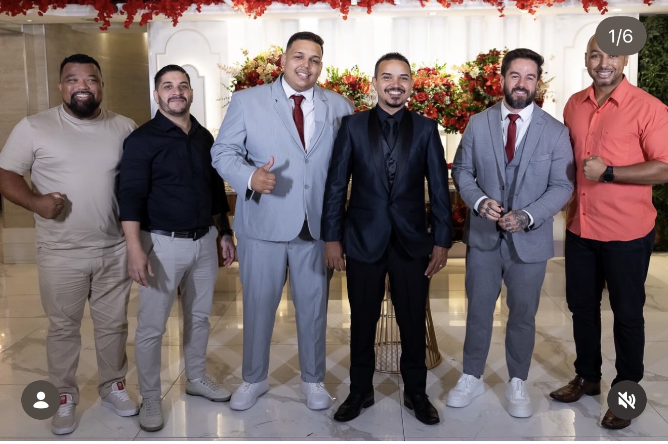 Integrantes do FERACLUB reunidos em uma celebração