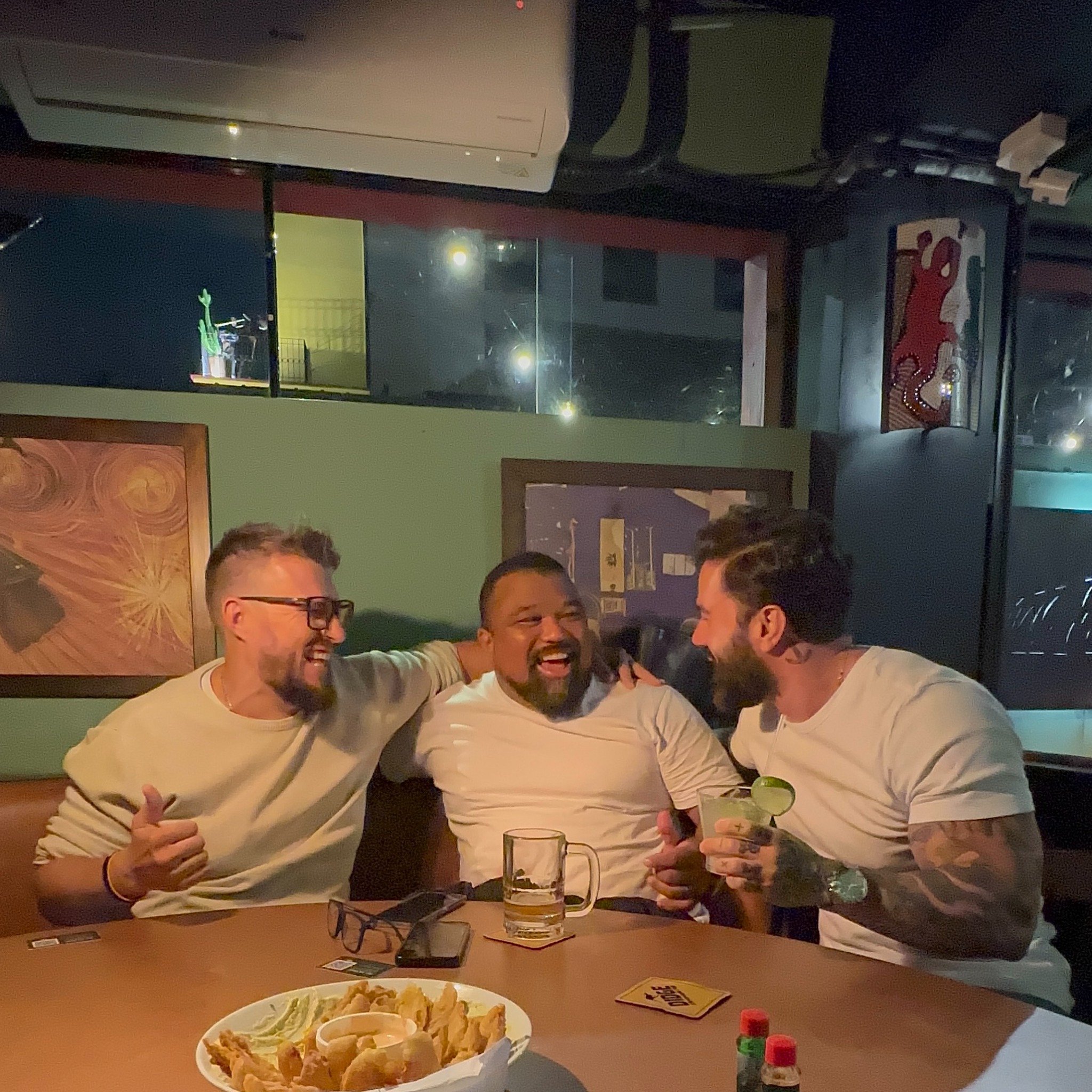 Amigos do FERACLUB celebrando um encontro